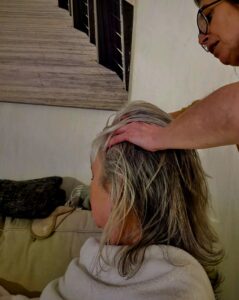 Massage crânien assis à domicile